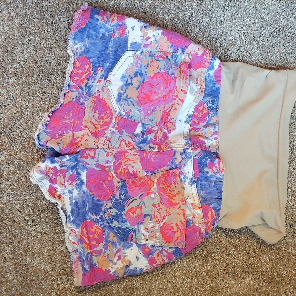 Maternity shorts